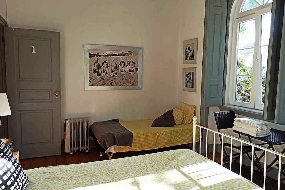 Hundertjähriges Chalet in Carcavelos mit 8 Schlafzimmern und Garten. Genießen Sie den Strand, Lissabon und Cascais in Carcavelos e Parede, Costa de Lisboa
