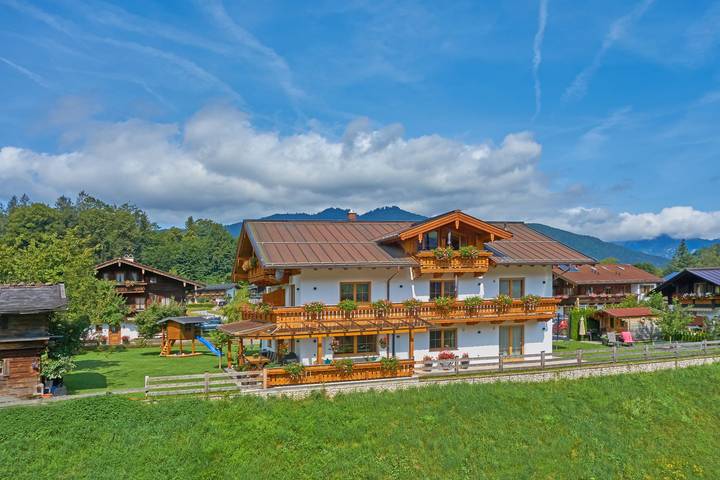 Gîte pour 2 personnes, avec jardin, adapté aux familles dans Schonau Am Konigssee - 2