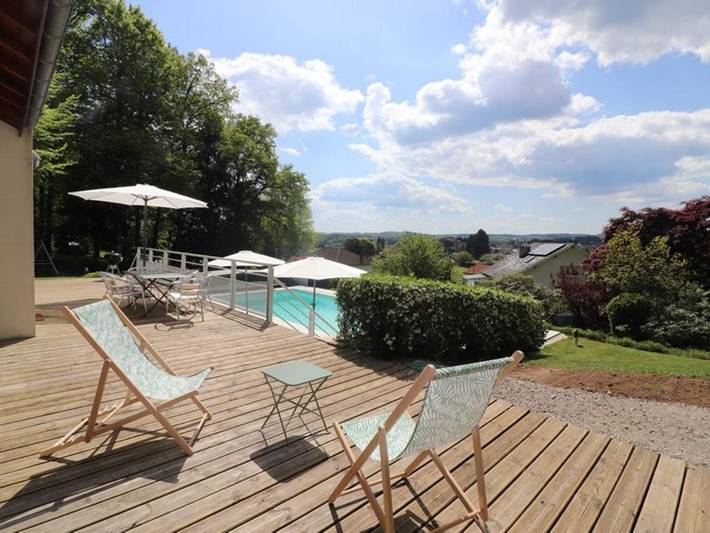 Location de vacances pour 3 personnes, avec Terrasse ainsi que Jardin et Piscine dans Le Rouget-Pers - 2