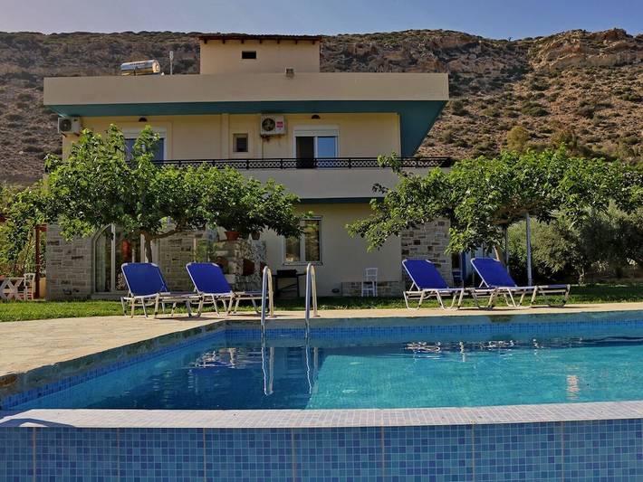 Location de vacances pour 7 personnes, avec Terrasse et Jardin dans Matala