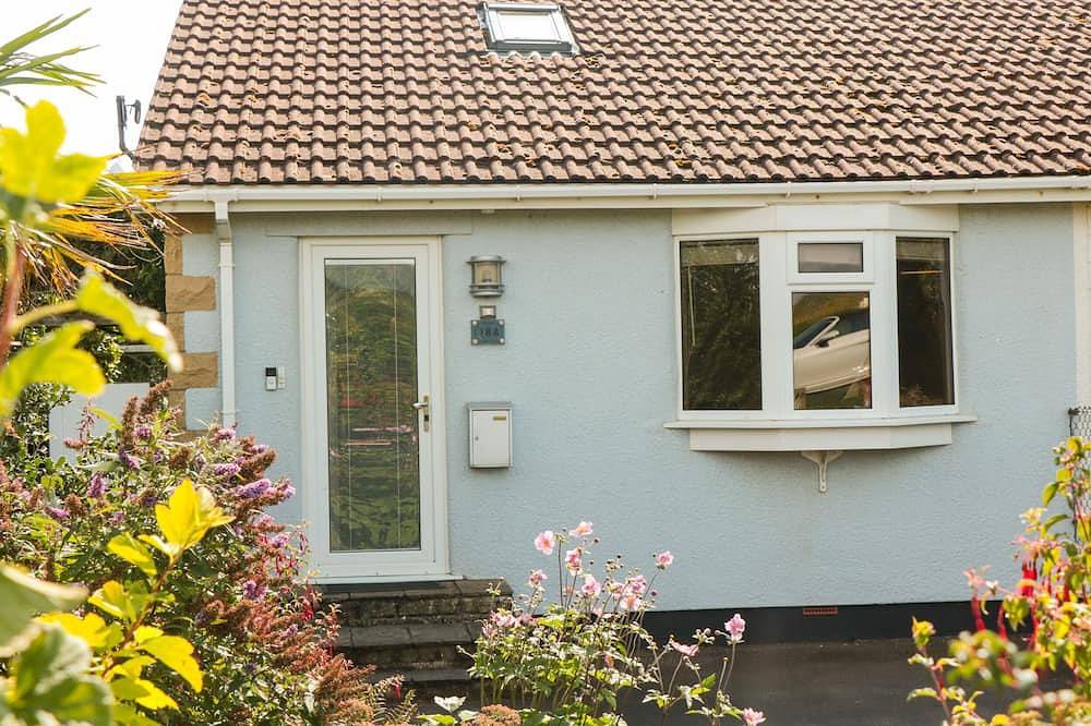 Tilly’S Cottage, pet friendly, character holiday cottage in Kewstoke in Kewstoke, Nord Somerset