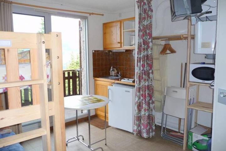 Gîte pour 3 personnes, avec vue et terrasse à Selonnet - 4
