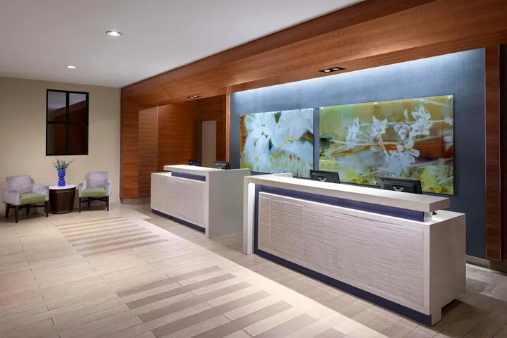 Hôtel pour 3 personnes, avec jacuzzi ainsi que piscine et jardin - 1