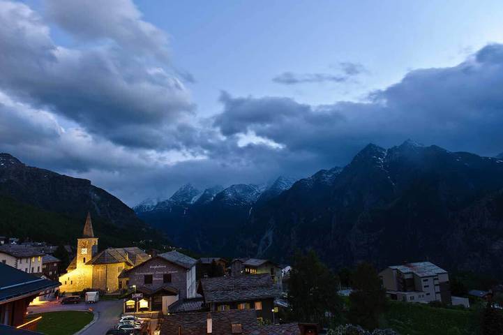 Ganze Ferienwohnung, Ferienwohnung Touring Galerie - Touring Galerie in Grächen, Walliser Alpen