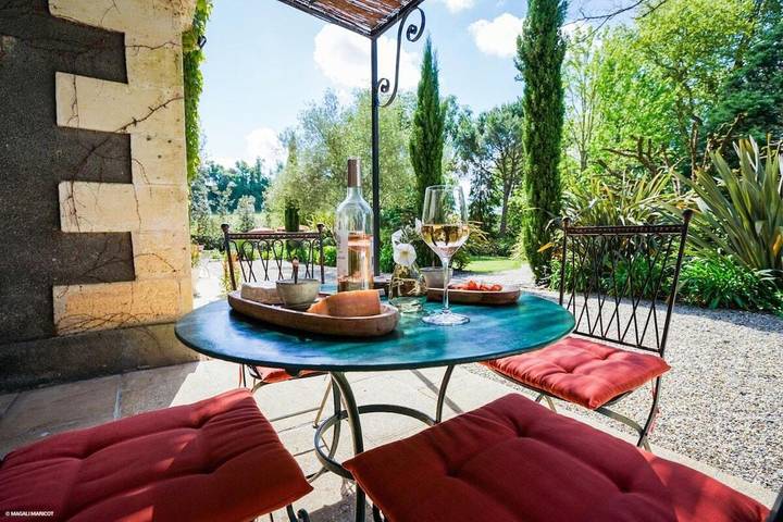 Location de vacances pour 10 personnes, avec terrasse et piscine, adapté aux familles à Saint-Émilion - 2