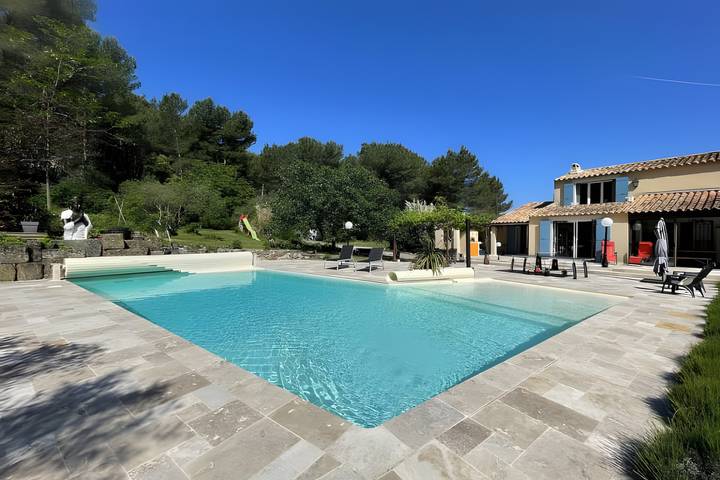 Prachtige, volledig uitgeruste villa op 10 min van Aix-en-Provence in Ventabren, Middellandse Zeekust (Frankrijk)