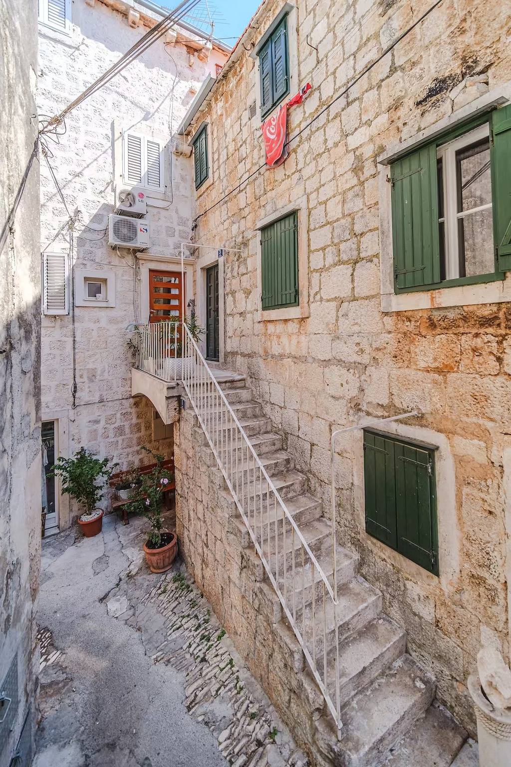 Appartamento intero, Monolocale con balcone e vista mare San Pietro di Brazza - Supetar, Brazza - Brač As-23792-a in San Pietro di Brazza, Brac
