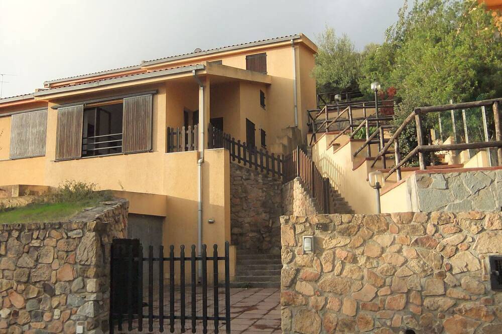 Cala Sinzias 200mt dal mare 8 pl,wi-fi free aria condizionata in Cala Sinzias, Cagliari e Dintorni
