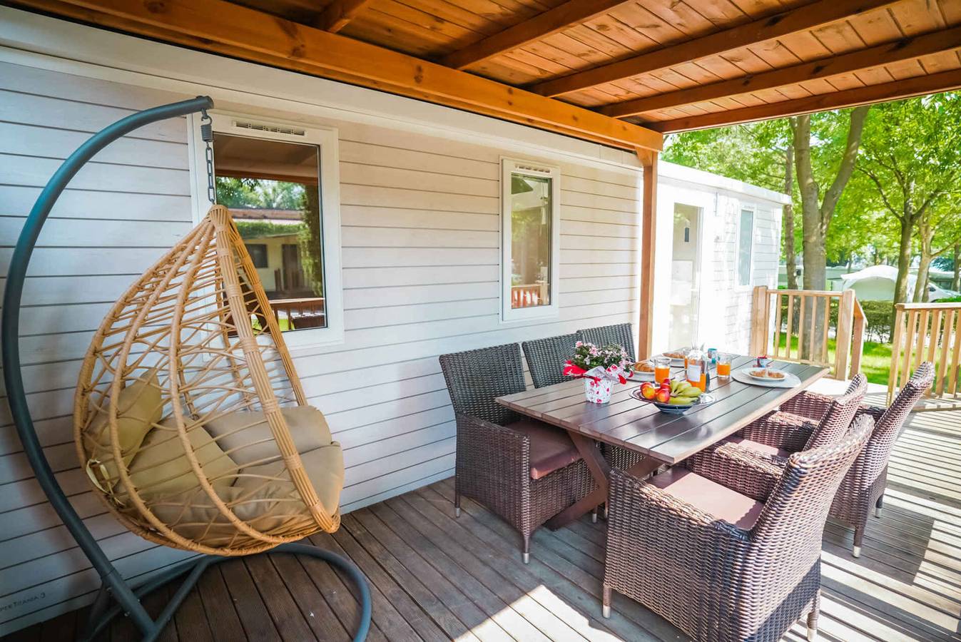 Mobilehome with air conditioning, terrace and pool  in Punta Sabbioni, Venice Provinsen