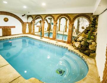 Casa rural para 13 personas, con jacuzzi y piscina además de sauna y balcón en Campo de Salamanca