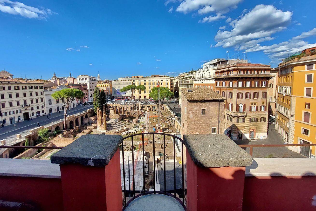Entire apartment, Torre Argentina -  Panoramic penthouse for 8 people with wonderful terrace in Rome City Center, Rome