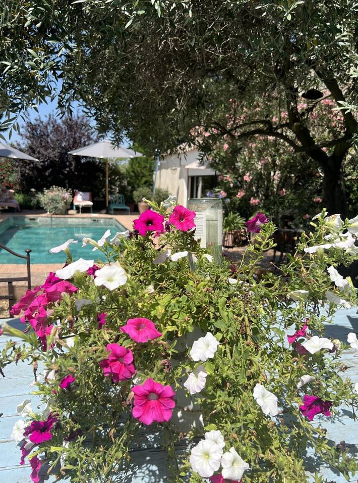 Chambre d’hôte pour 4 personnes, avec jardin et piscine à Vacqueyras