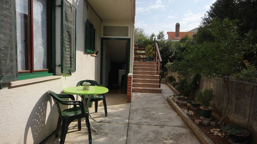 Ferieleilighet for 3 personer, med terrasse i Kali