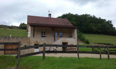 Gîte pour 6 personnes, avec jardin à Massy (Saône-et-Loire)