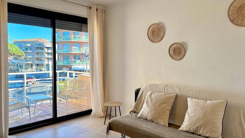 Gîte pour 4 personnes, avec balcon et vue dans Office De Tourisme Cavalaire - 3