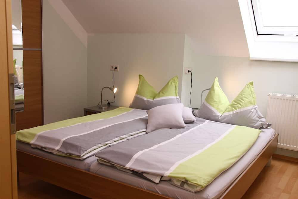 Ganze Wohnung, Ferienwohnung \"Churfranken\" mit gemütlichem überdachten Balkon| 4 Sterne in Großheubach, Fränkisches Weinland