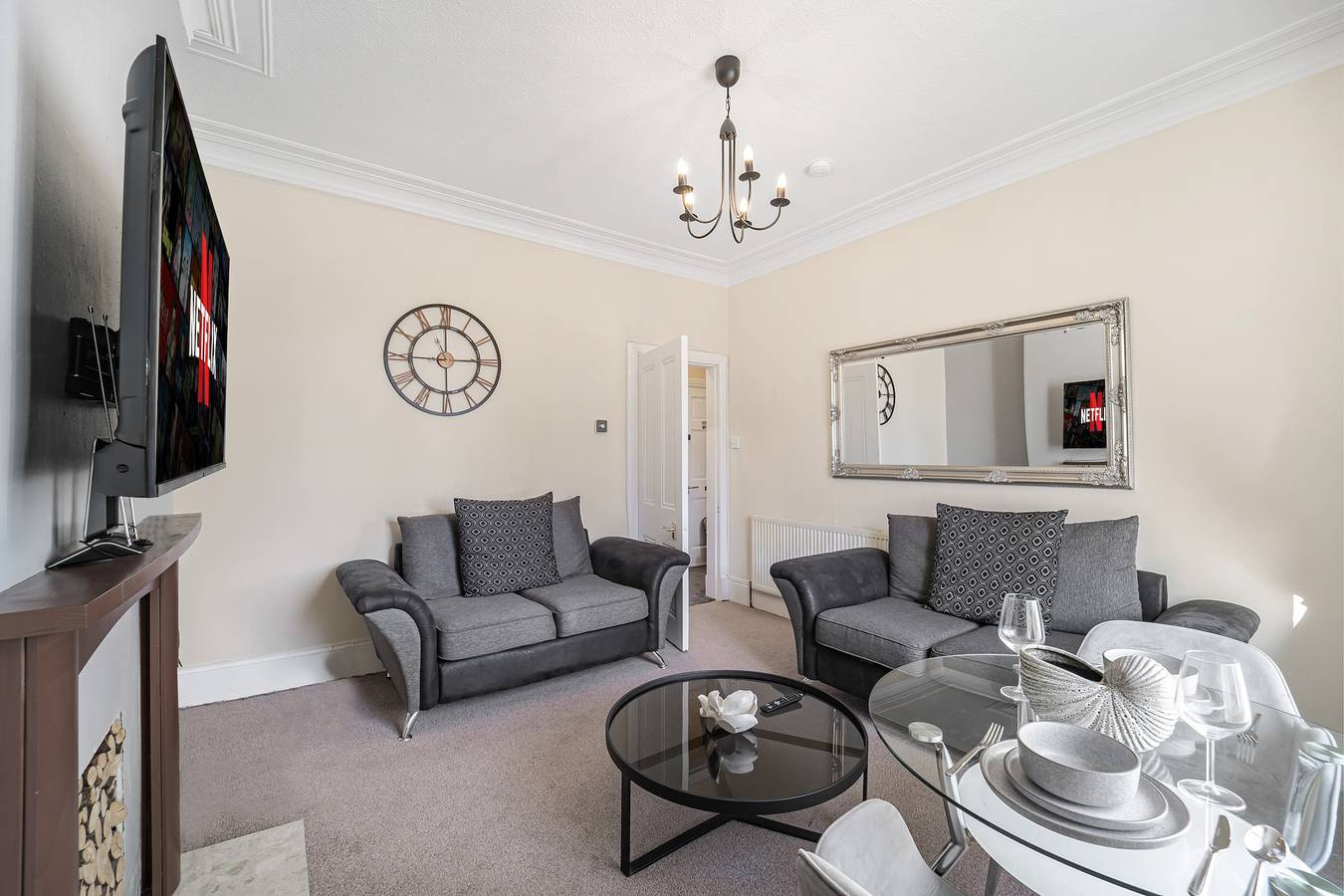 Apartamento vacacional entero, Central Aberdeen flat Holburn St workspace parking in Aberdeen, Aberdeenshire