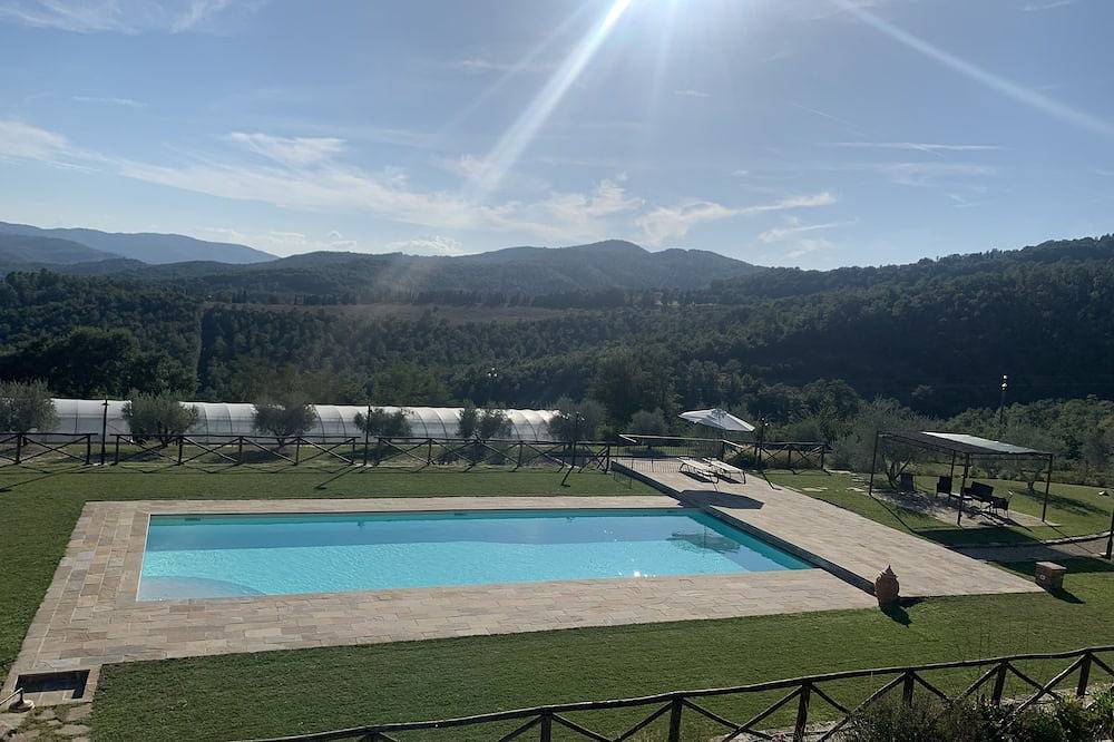Villa with Pool, Spa, and Relaxation: A Paradise between Umbria and Tuscany in Umbertide, Valtiberina