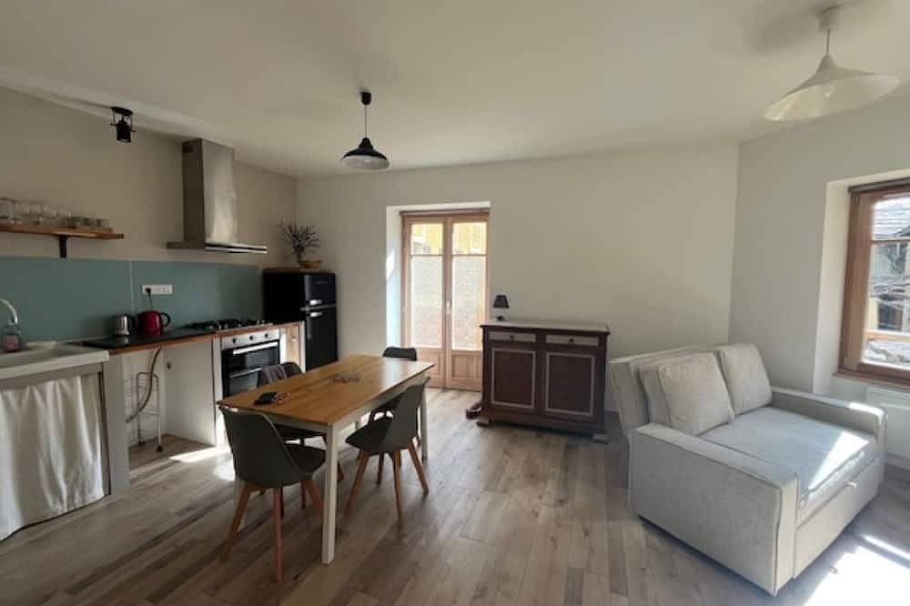 Ganze Wohnung, A stone's throw from the Centre: All-Convenience Apartment With Close Conveniences! in Tende, Mittelmeerküste (Frankreich)