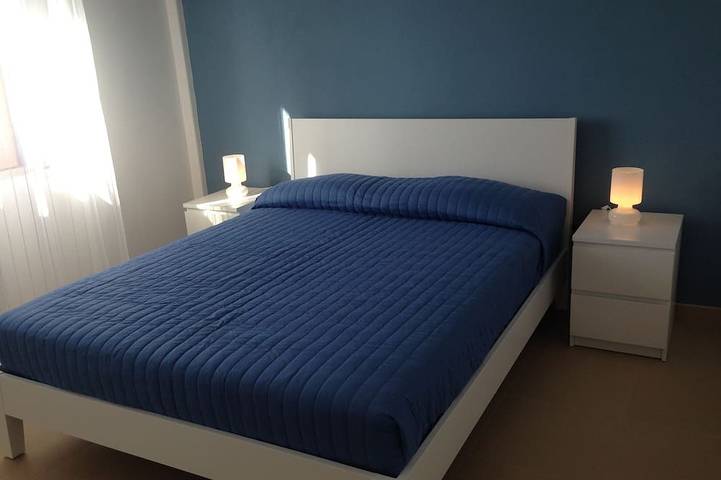Seaview modern holiday home in Nw Sicily - air conditioning, Wi-Fi, parking, bbq in Alcamo Marina, Alcamo