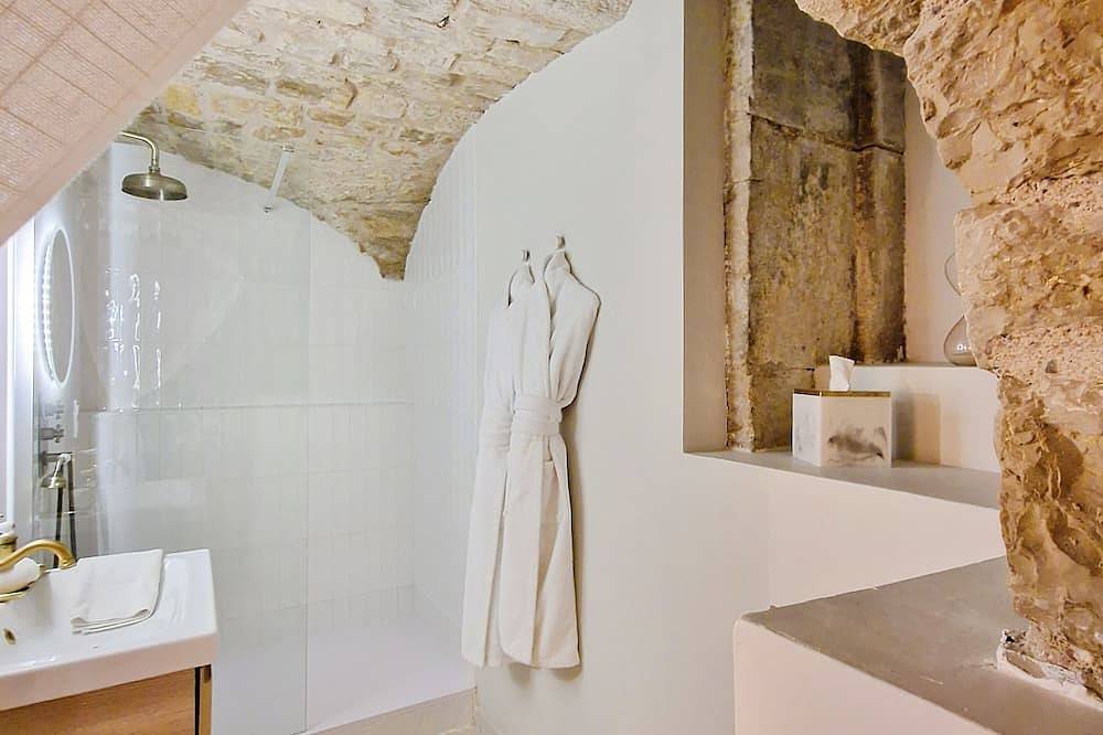 Exceptional suite with jacuzzi and private sauna in Dole (Jura), Jura