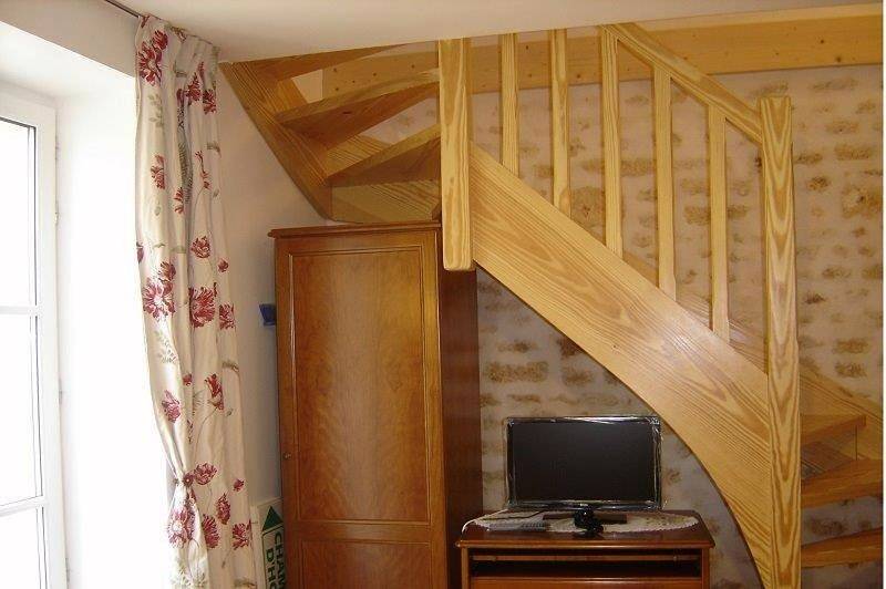 Two-Bedroom House in Saint-Porchaire, Région de Saintes