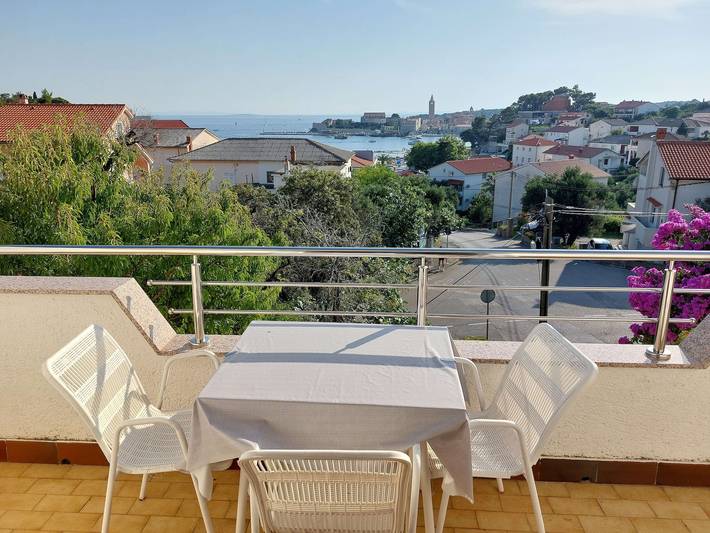 Ferienwohnung für 4 Personen, mit Balkon/Terrasse in Banjol