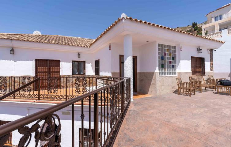 Holiday rental for 15 people, with Terrace and Garden as well as Pool in Benalmádena