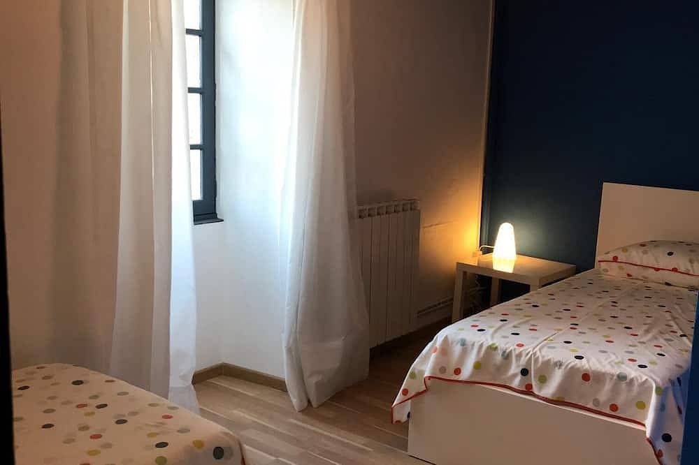 Le Petit Paradis - Gîte pour 8 personnes avec Piscine Privée à la Campagne in Caylus, Quercy
