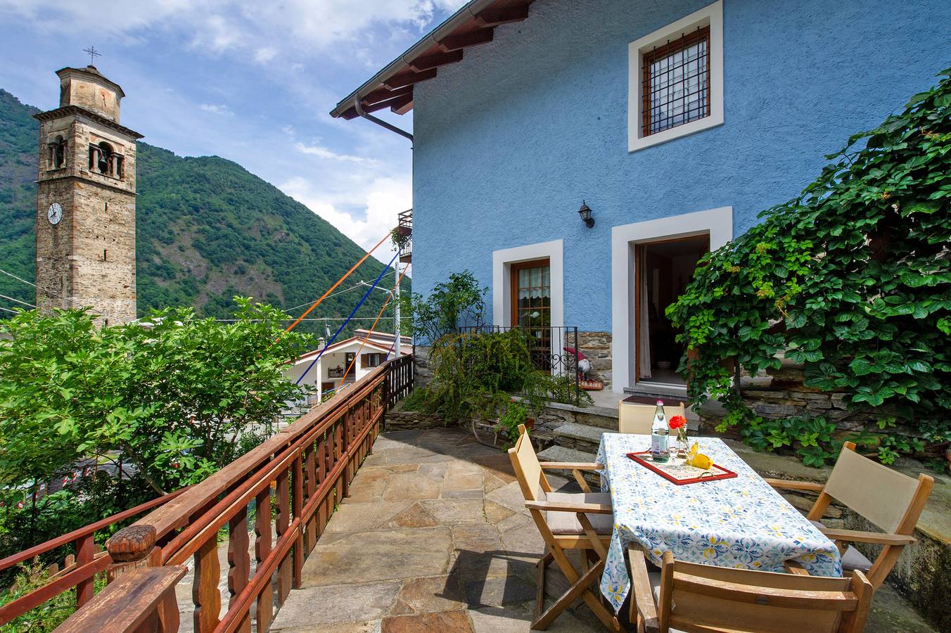 Apartamento entero, Apartamento 'Casa Del Cios' con vistas a la montaña, terraza privada y Wi-Fi in Sasso (Montescheno), Montescheno