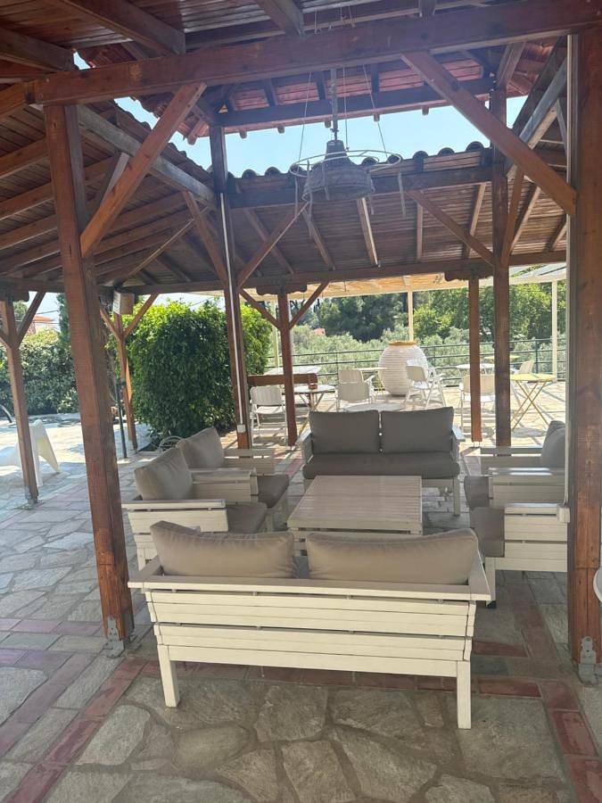 Location de vacances pour 2 personnes, avec jardin ainsi que vue et piscine dans Skiathos - 2