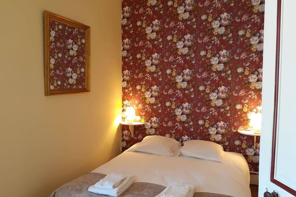 Castle for 10 personss with swimming pool in Amboise in Nazelles-Négron, Tours region
