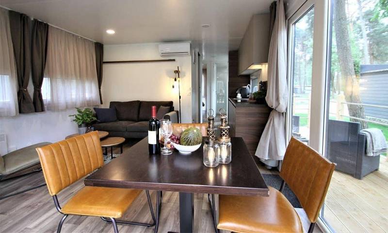 Vakantiehuis voor 4 personen, with Balkon/Terras and Terras as well as Tuin in Zutendaal