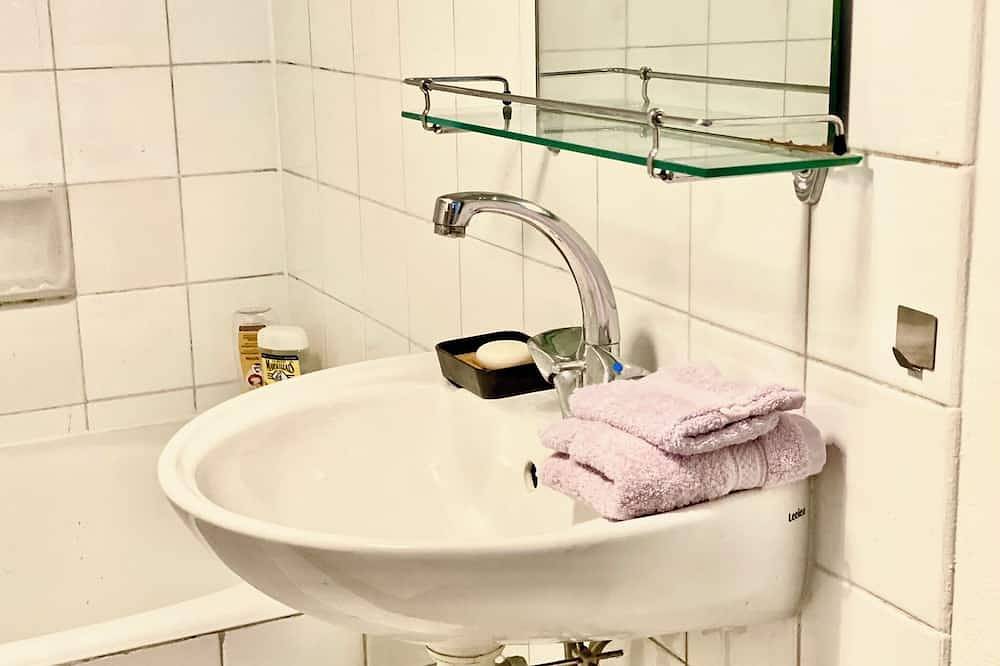 Appartement entier, Bel appartement en résidence boisée - Parking - Ecully in Écully, Lyon et ses environs