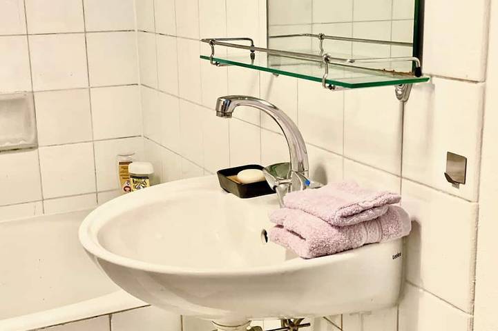 Gîte pour 2 personnes, avec piscine à Écully - 3