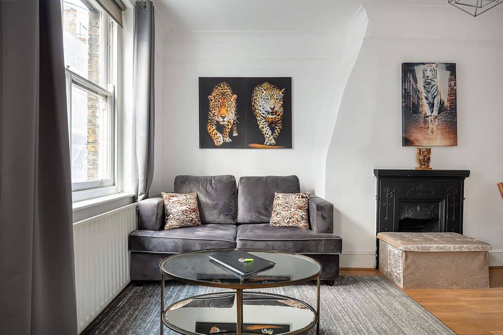 Entire apartment, | Gorgeous Aircondisioned One Bed in the Heart of Central London| in London, South East England