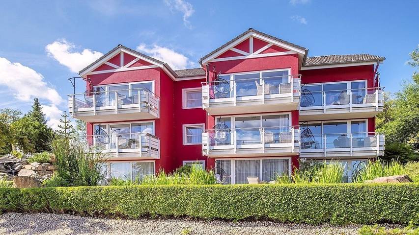 Ferienwohnung für 6 Personen, mit Sauna und Whirlpool sowie Terrasse, mit Haustier in Schalkenmehren