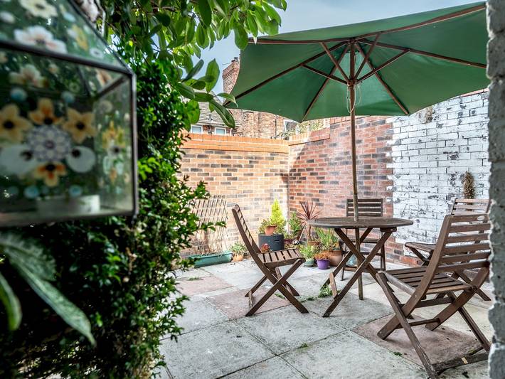 Glamping for 4 people, with terrace, with pets in Liverpool