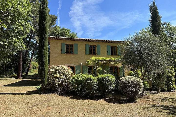 Villa pour 8 personnes, avec jardin et terrasse, animaux acceptés à Roussillon