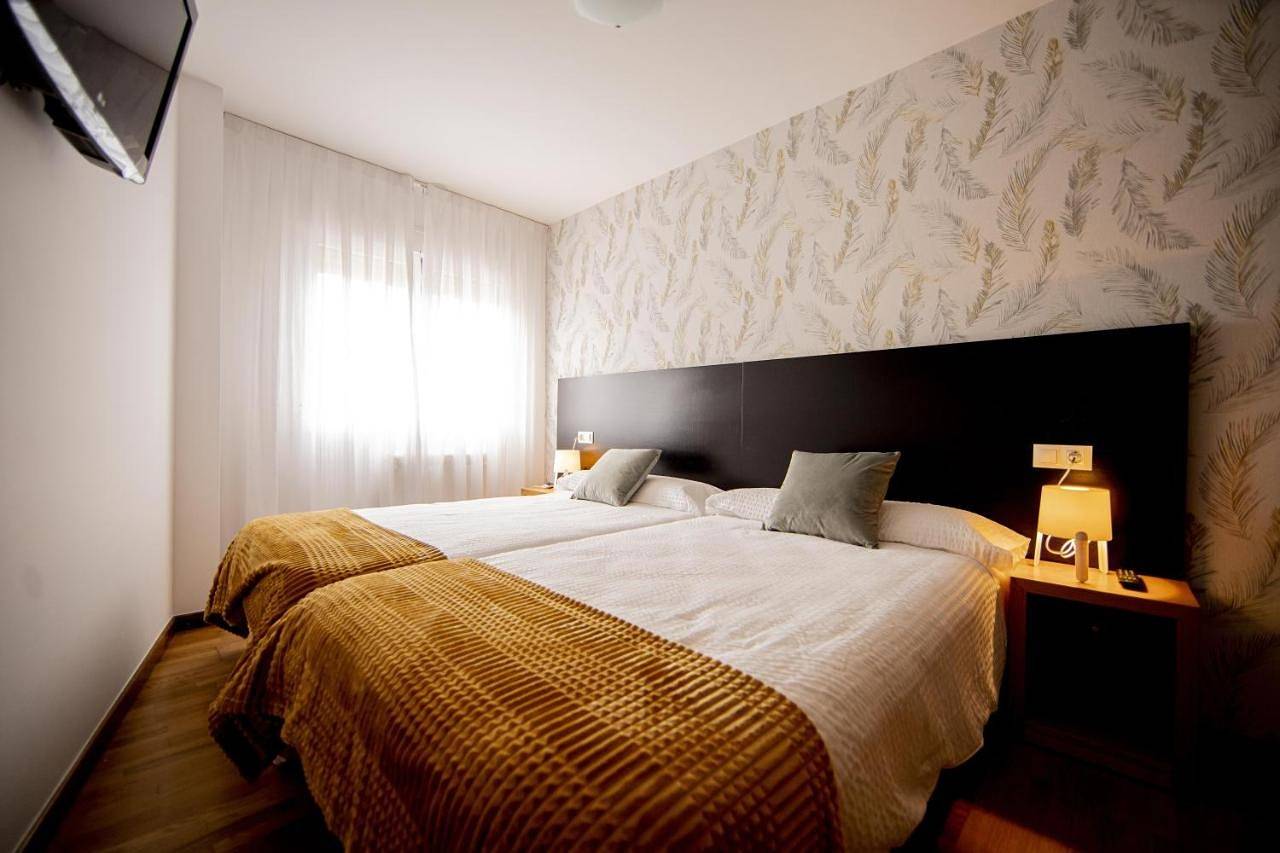 Twin Room with Shared Bathroom in O Pedrouzo, O Pino