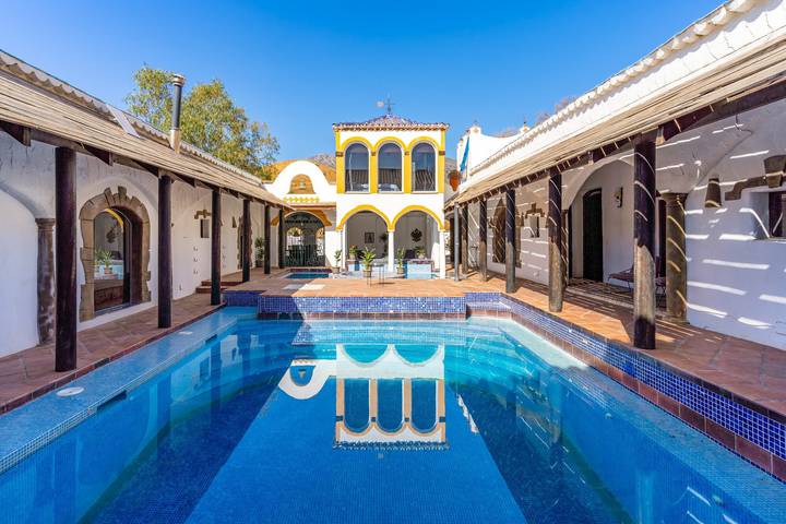Maison de campagne pour 17 personnes, avec Jardin à Mijas