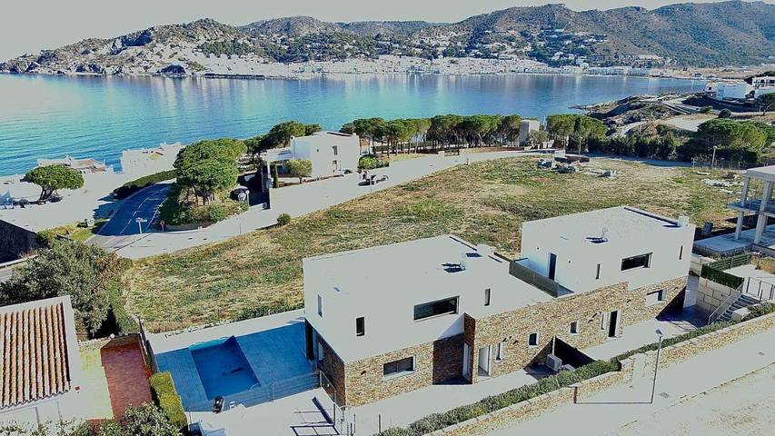 Location de vacances pour 8 personnes, avec jardin et vue ainsi que balcon et piscine à El Port de la Selva - 3