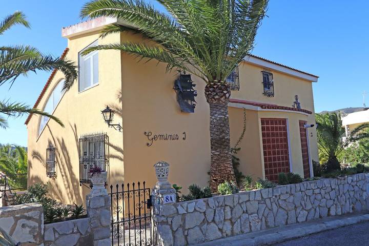 Casa de vacaciones para 4 personas, con terraza y jardín en Peñíscola