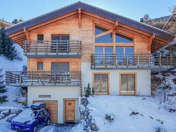 Gîte pour 12 personnes, avec balcon et sauna, adapté aux familles dans La Tzoumaz