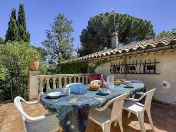 Gîte pour 6 personnes, avec balcon dans Office De Tourisme De Saint Cyr Sur Mer
