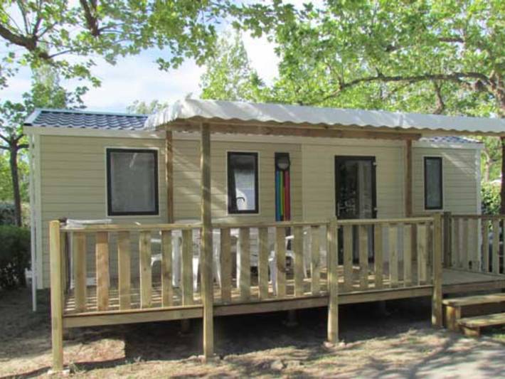 Camping pour 6 personnes, avec terrasse, animaux acceptés