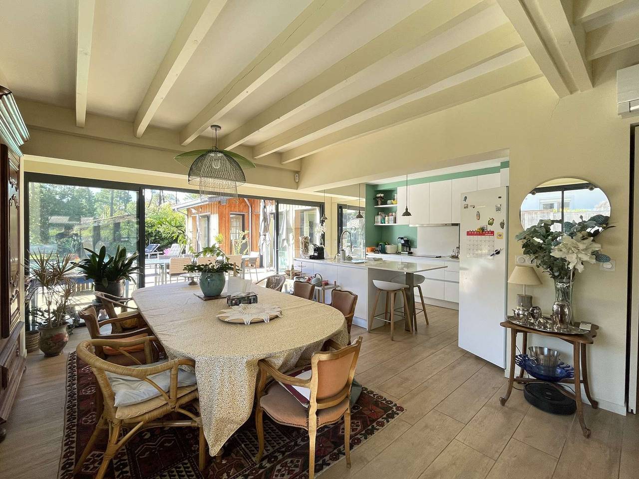 Peaceful villa with heated pool and air conditioning in Lège-Cap-Ferret in Petit Piquey, Lège-Cap-Ferret