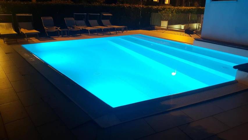 Loft per 4 persone, con Terrazza e Giardino nonché Piscina in 