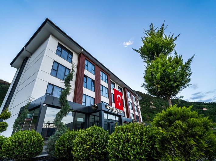 Hotel for 3 people, with garden and view - 1