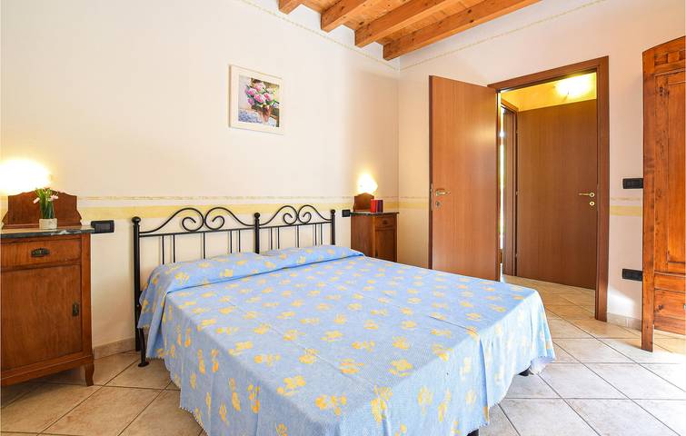 Ganze Ferienwohnung, Rückzugsort am Pool mit Terrasse und Parkplatz in Cavriana, Mantua Provinz